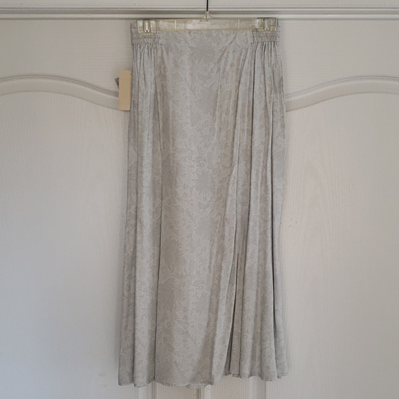 Skirt Set - Picture 6 of 7